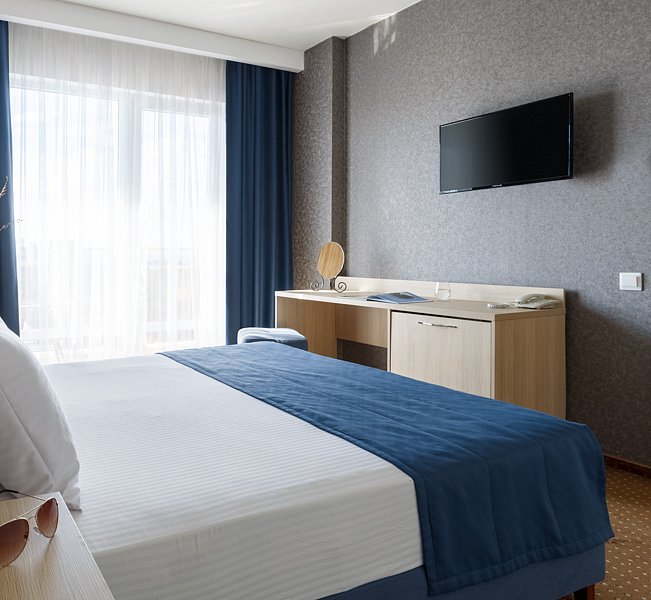 Люкс 2-местный 2-комнатный (вид на море)