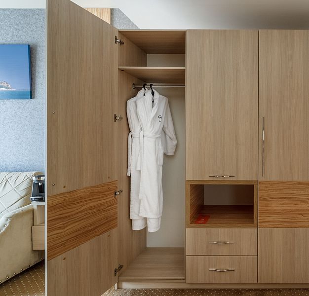 Люкс 2-местный 2-комнатный (вид на море)