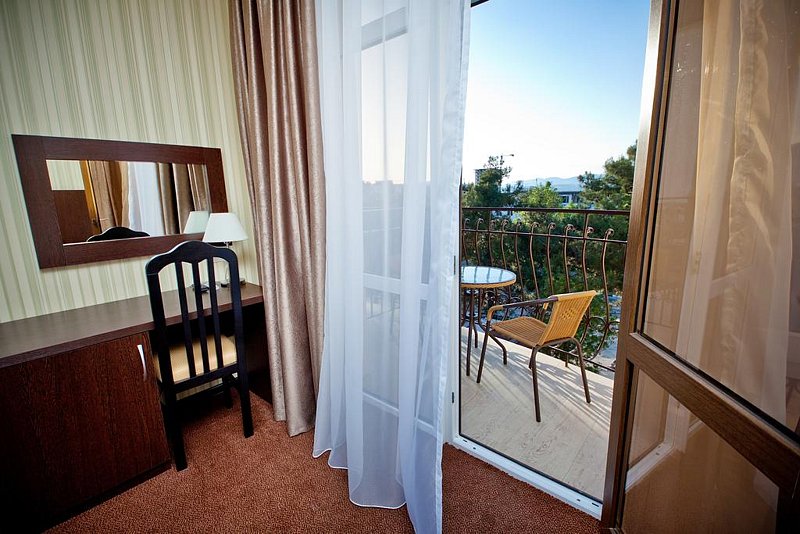 Стандартный 3-местный 1-комнатный (с балконом)