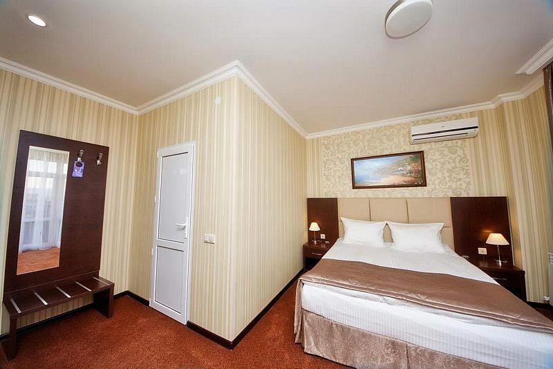 Улучшенный 2-местный 1-комнатный (с балконом)