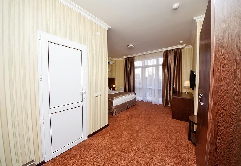 Улучшенный 2-местный 1-комнатный (с балконом)