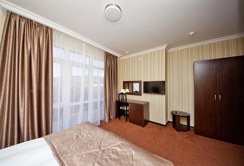 Улучшенный 2-местный 1-комнатный (с балконом)