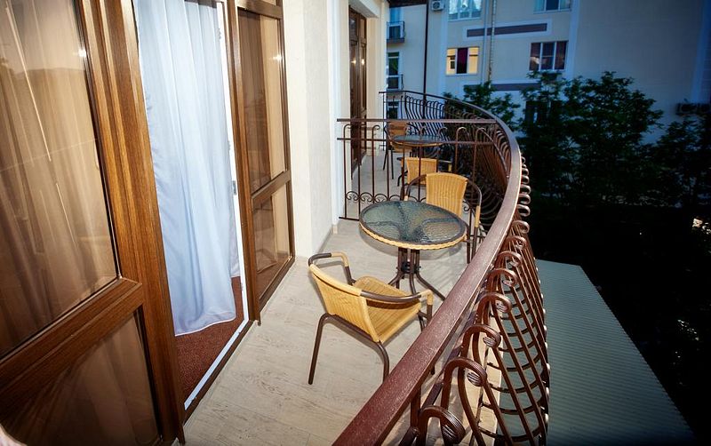 Улучшенный 2-местный 1-комнатный (с балконом)