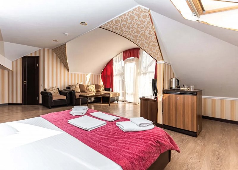 Люкс 2-местный (с балконом)