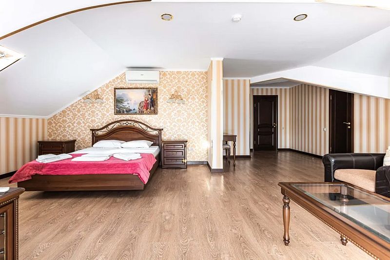 Люкс 2-местный (с балконом)