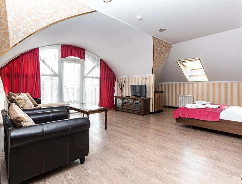 Люкс 2-местный (с балконом)