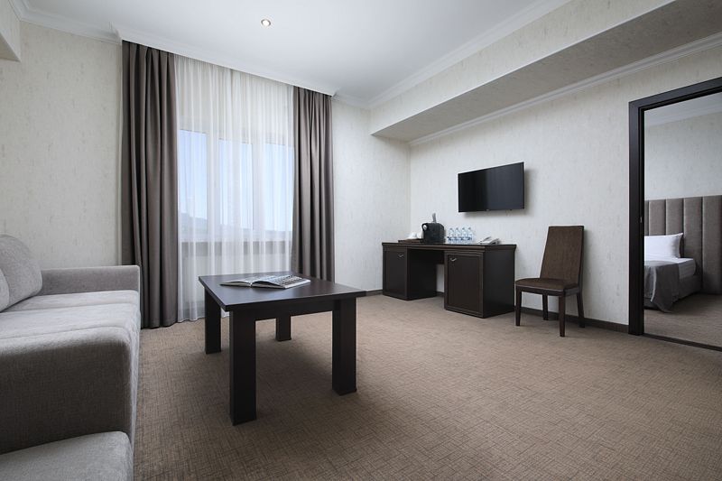 Люкс Семейный 4-местный 2-комнатный