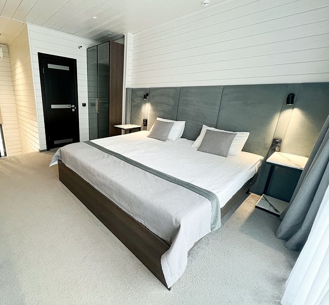 Коттедж 4-местный Premium 2-комнатный 2-уровневый