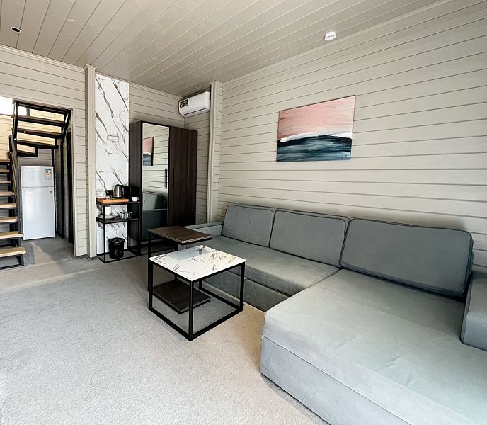 Коттедж 4-местный Premium 2-комнатный 2-уровневый