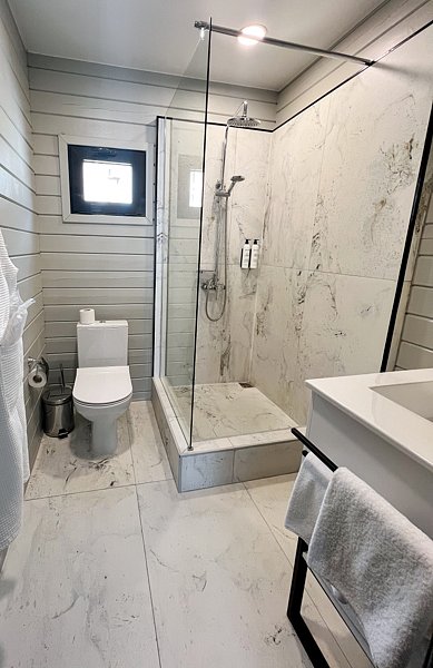 Коттедж 4-местный Premium 2-комнатный 2-уровневый