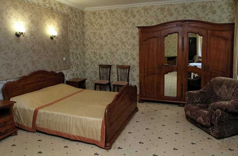 Люкс 2-местный 3-комнатный (корпус №2)