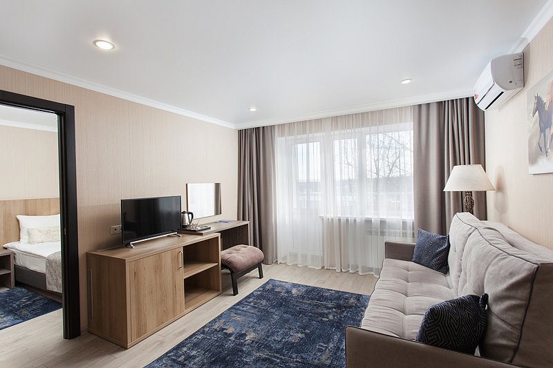 Люкс 2-местный 2-комнатный (с видом на Detox-зал)