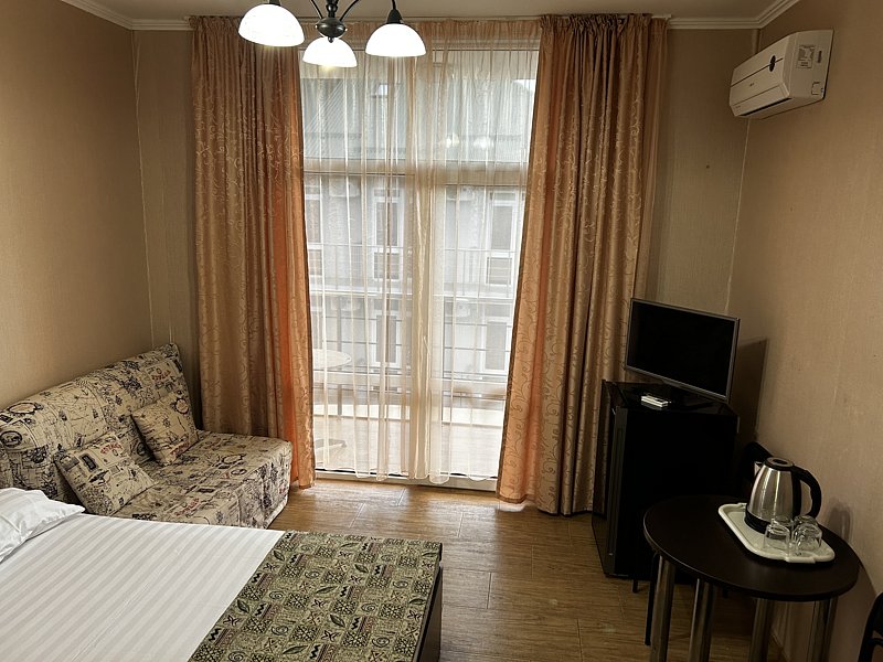 Стандартный Плюс 2-местный (4 этаж, с балконом)