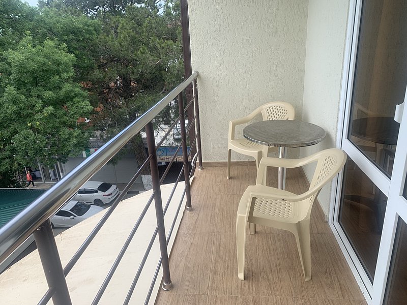 Стандартный Плюс 2-местный (4 этаж, с балконом)