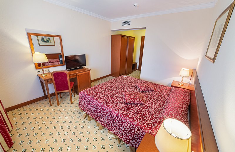 Люкс 2-местный 2-комнатный Дипломат