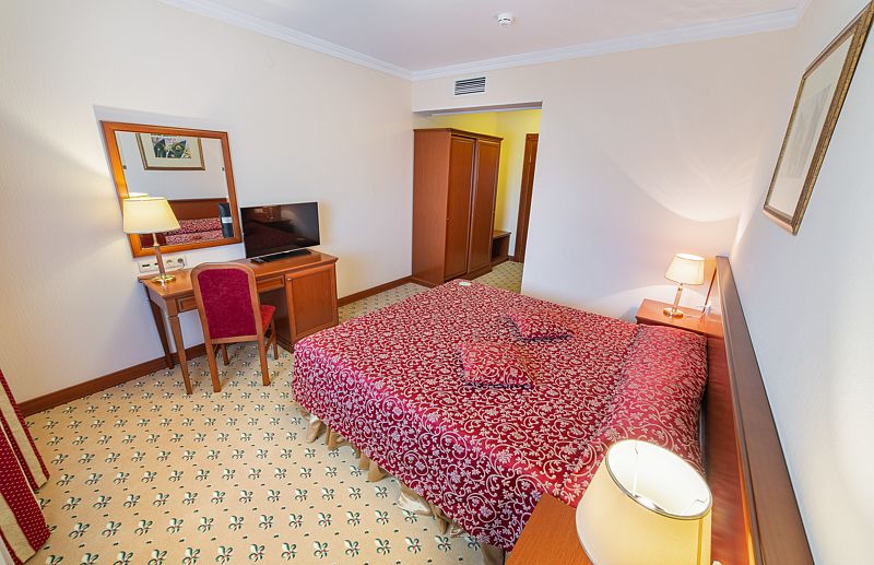 Люкс 2-местный 2-комнатный Дипломат