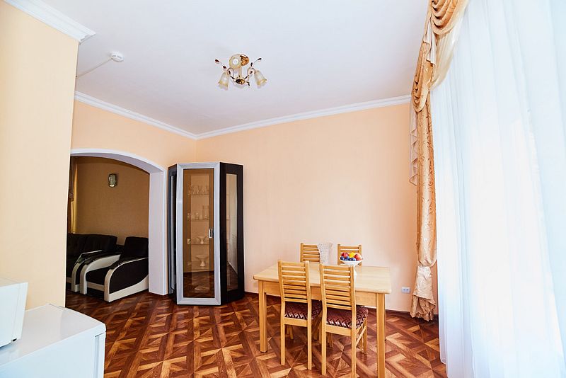 Люкс 2-местный 3-комнатный с балконом