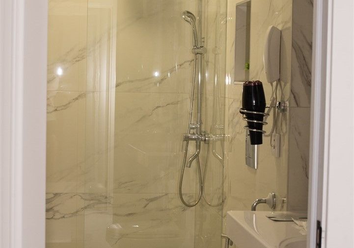 Сюит 6-местный 4-комнатный