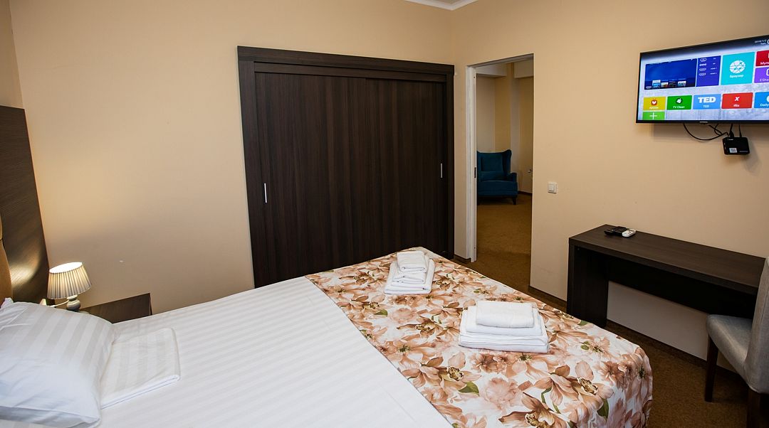 Люкс Комфорт 2-местный 2-комнатный (с ремонтом)