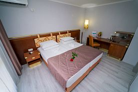 Делюкс 3-местный 2-комнатный, Санаторий Славутич, Алушта