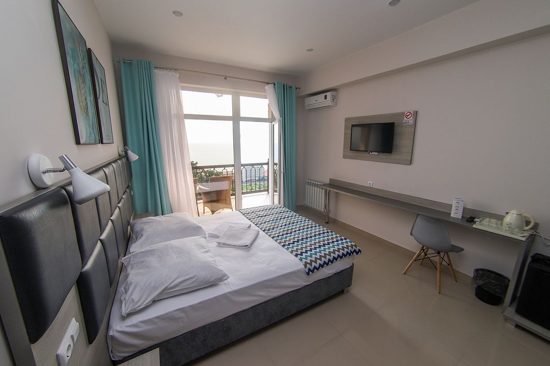 Семейный 4-местный 2-комнатный (вид на море)