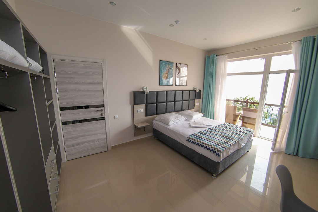 Семейный 4-местный 2-комнатный (вид на море)