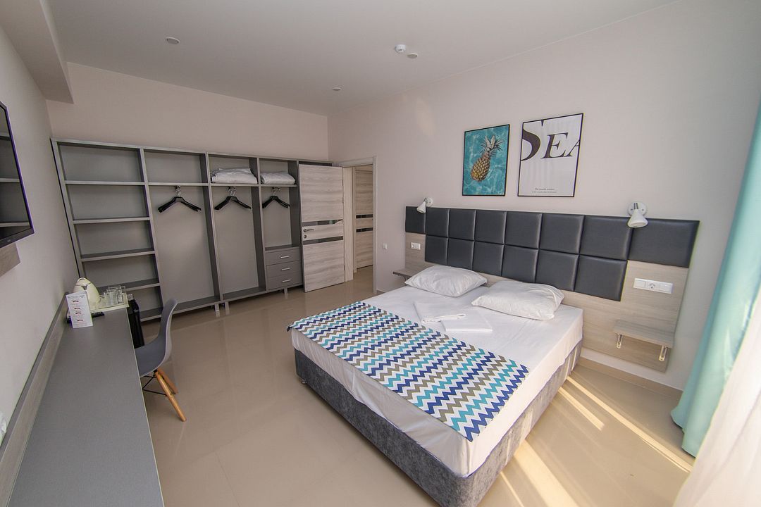 Семейный 4-местный 2-комнатный (вид на море)