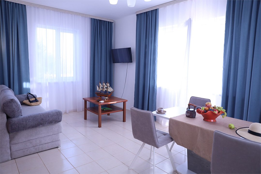 Люкс 4-местный 2-комнатный