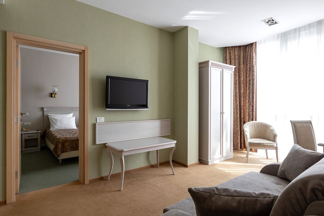 Люкс 4-местный 3-комнатный