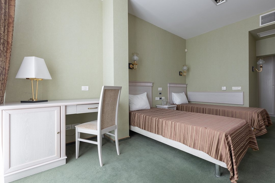 Люкс 4-местный 3-комнатный