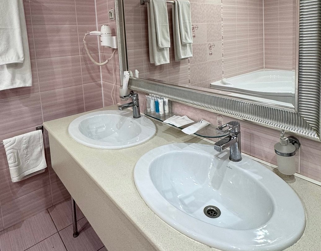 Люкс (корпус Алира Пэлас) вид на озеро, без террасы