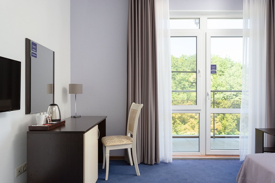 Standart plus TWIN (Отель 3*) 2-местный 1-комнатный с балконом, вид на дорогу, лес, раздельные кровати