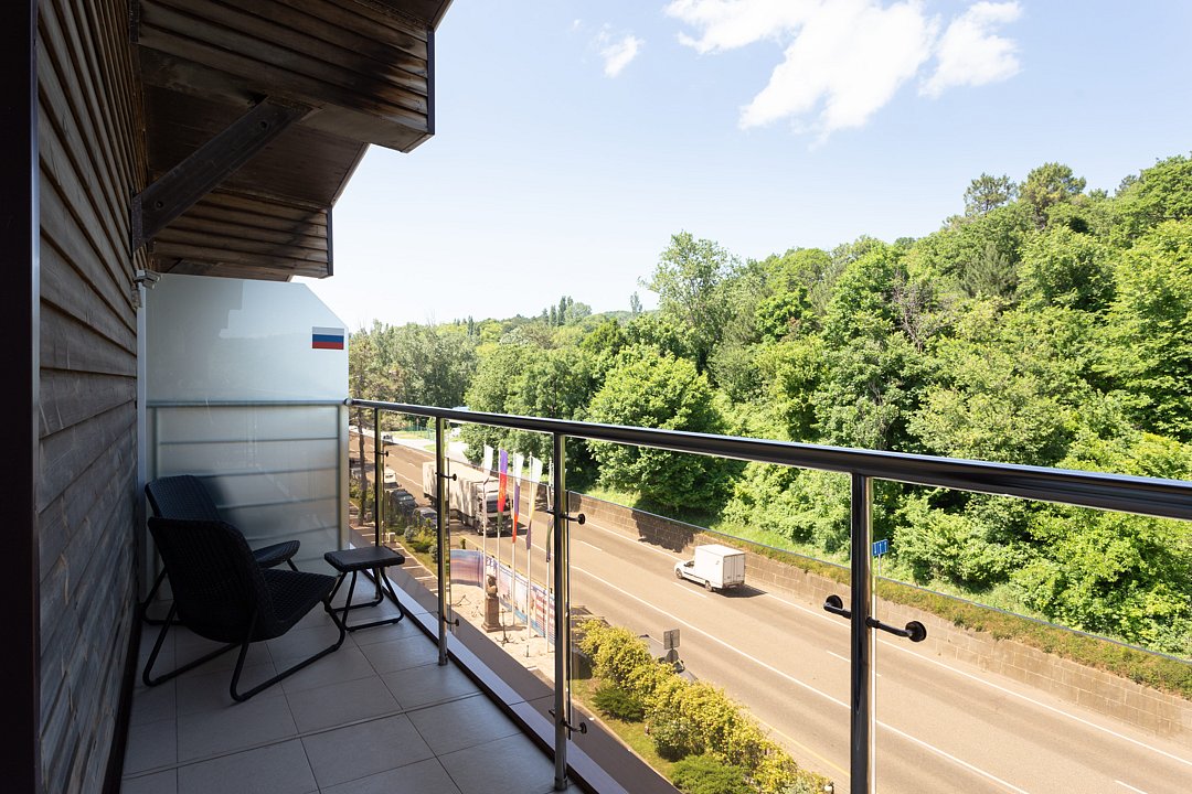 Standart plus TWIN (Отель 3*) 2-местный 1-комнатный с балконом, вид на дорогу, лес, раздельные кровати