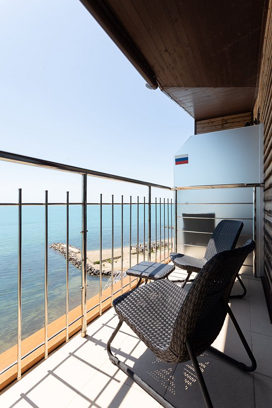 Superior (Отель 3*) 2-местный 1-комнатный с балконом, вид на море, двуспальная кровать