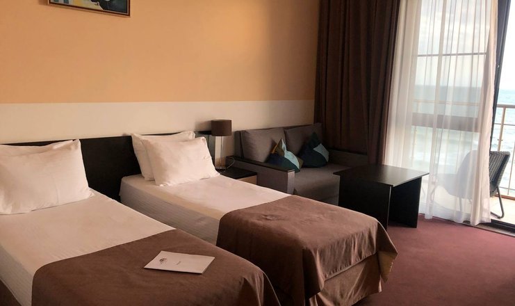 SUPERIOR (TWIN) (Отель 3*) с балконом, вид на море, раздельные кровати, диван