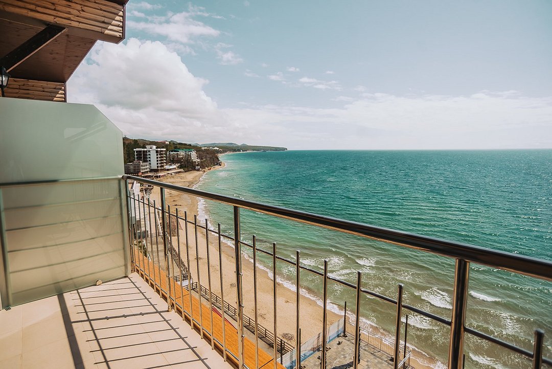 SUPERIOR (TWIN) (Отель 3*) с балконом, вид на море, раздельные кровати, диван