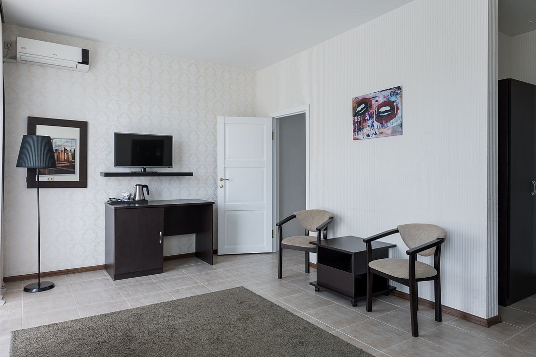 Стандартный 4-местный 2-комнатный (с балконом)