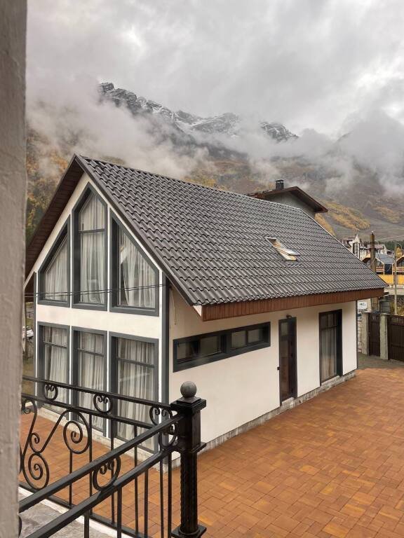 Гостевой дом Дом На Холме, Республика Кабардино-Балкария, Терскол Терскол Эльбрус Эльбрусский район Поляна Азау Байдаево