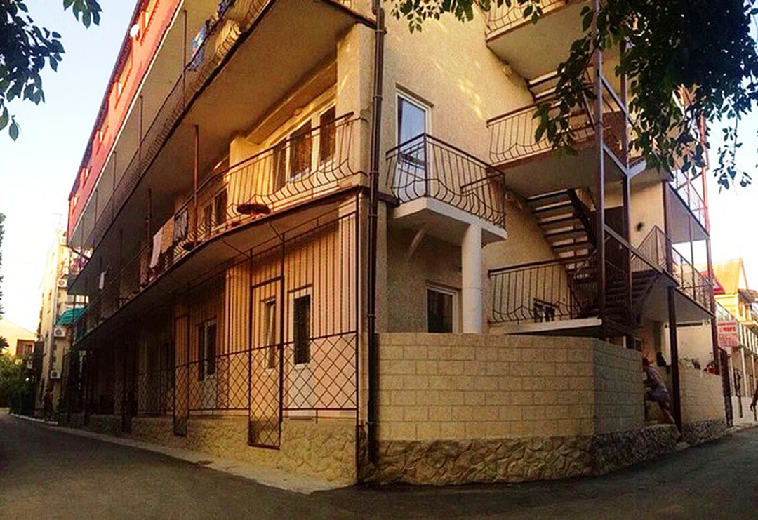 Клуб-отель Релакс, Саки, Крым