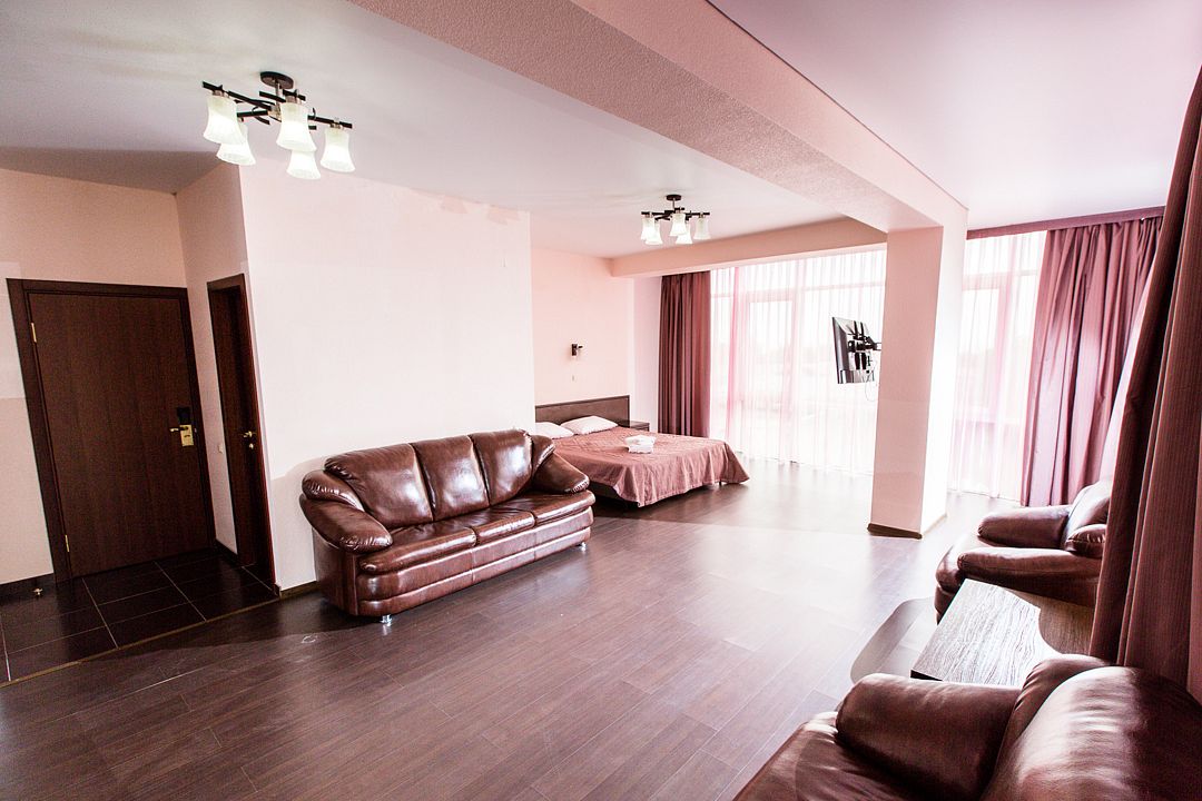 Семейный Студио 3-местный