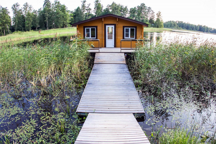 Дом 6-местный 3-комнатный (на воде, 3 спальни, летний)