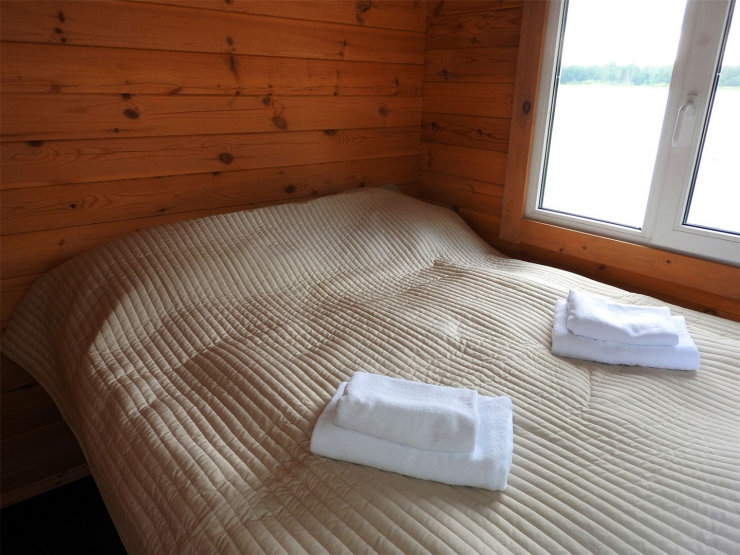 Дом 6-местный 3-комнатный (на воде, 3 спальни, летний)