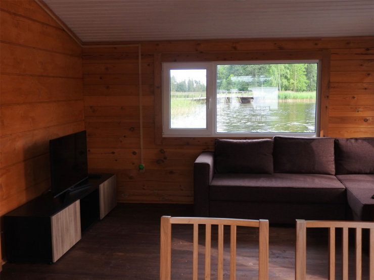 Дом 6-местный 3-комнатный (на воде, 3 спальни, летний)