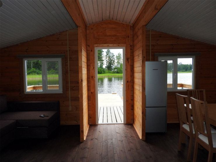 Дом 6-местный 3-комнатный (на воде, 3 спальни, летний)