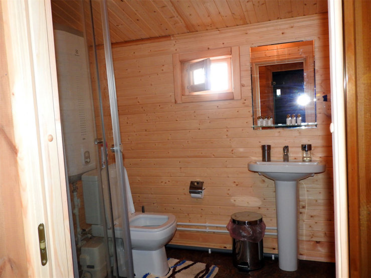 Дом 6-местный 3-комнатный (на воде, 3 спальни, летний)