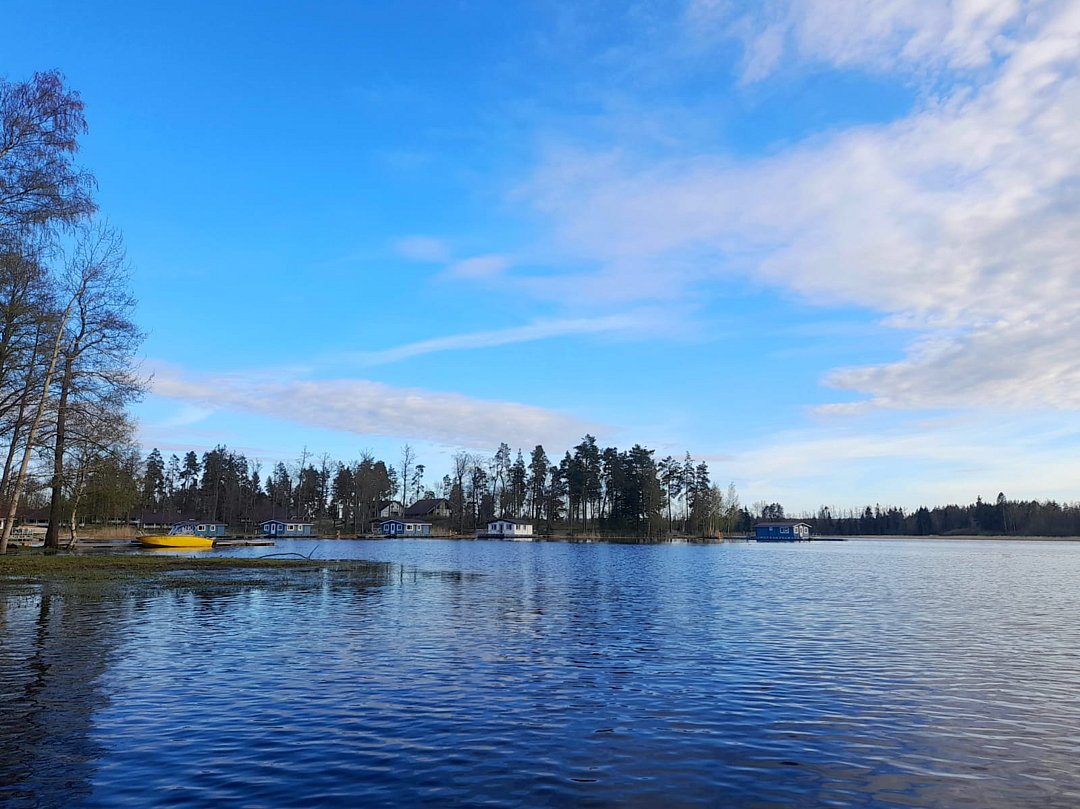 Дом 6-местный 3-комнатный (на воде, 3 спальни, летний)