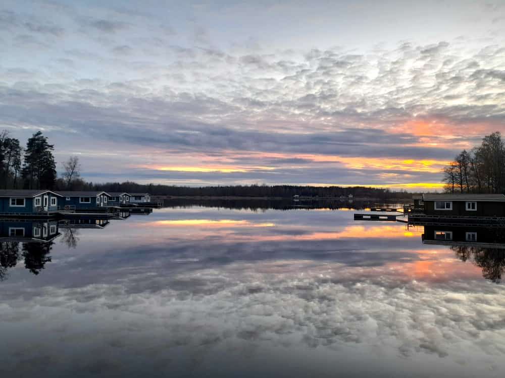 Дом 6-местный 3-комнатный (на воде, 3 спальни, летний)