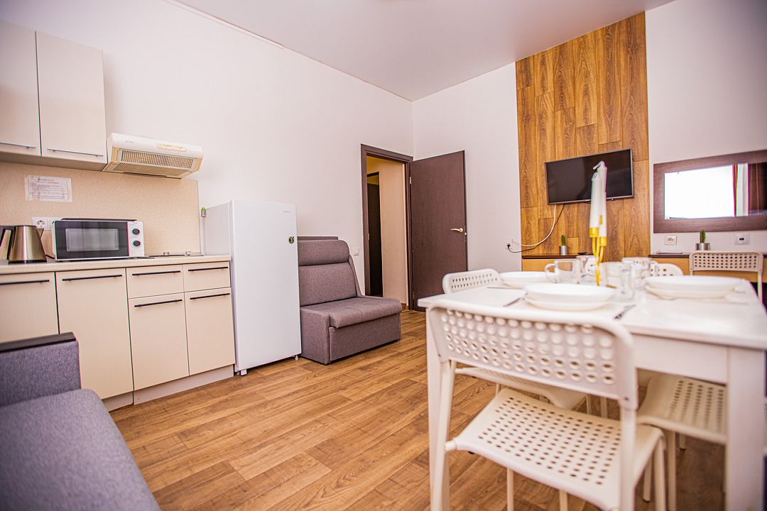 Апартаменты 7-местные 2-комнатные (с кухней и видом на море, 403, 404, 503, 504)