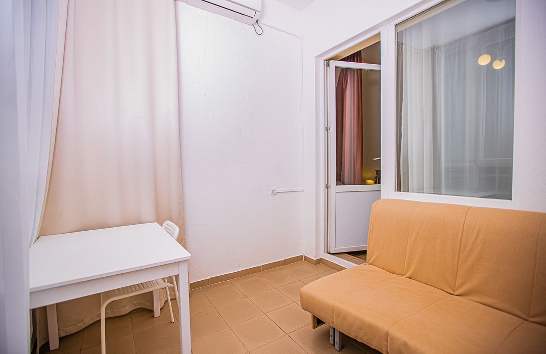 Апартаменты 7-местные 2-комнатные (с кухней и видом на море, 403, 404, 503, 504)