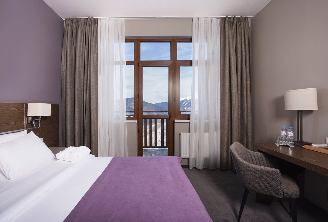Premier room Grand 2-местный  (KING, балкон, с видом на горы)